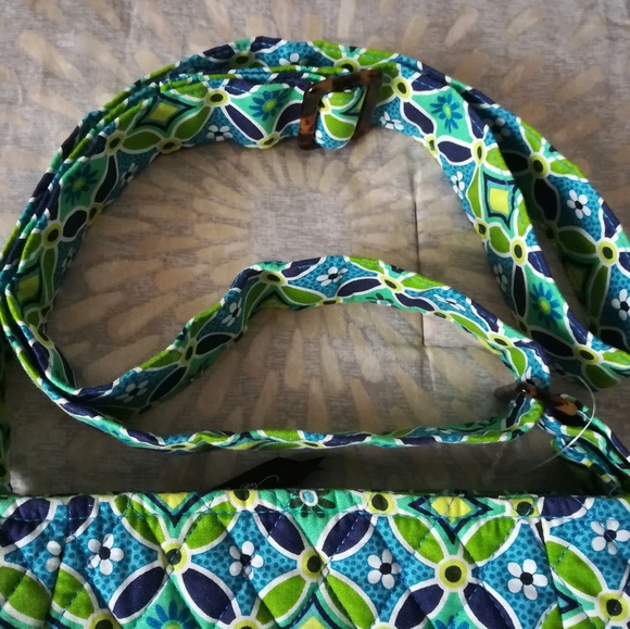 Vera Bradley NWOT crossbody purse. - Picture 6 of 16